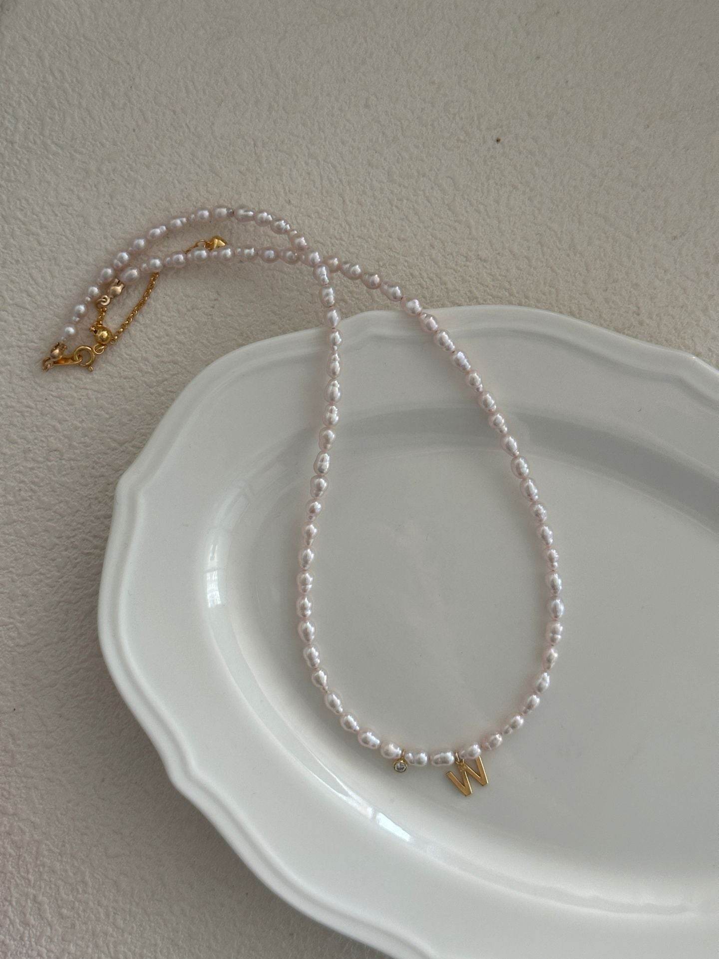 W-Shaped Mother-of-Pearl Pendant - SOLIS