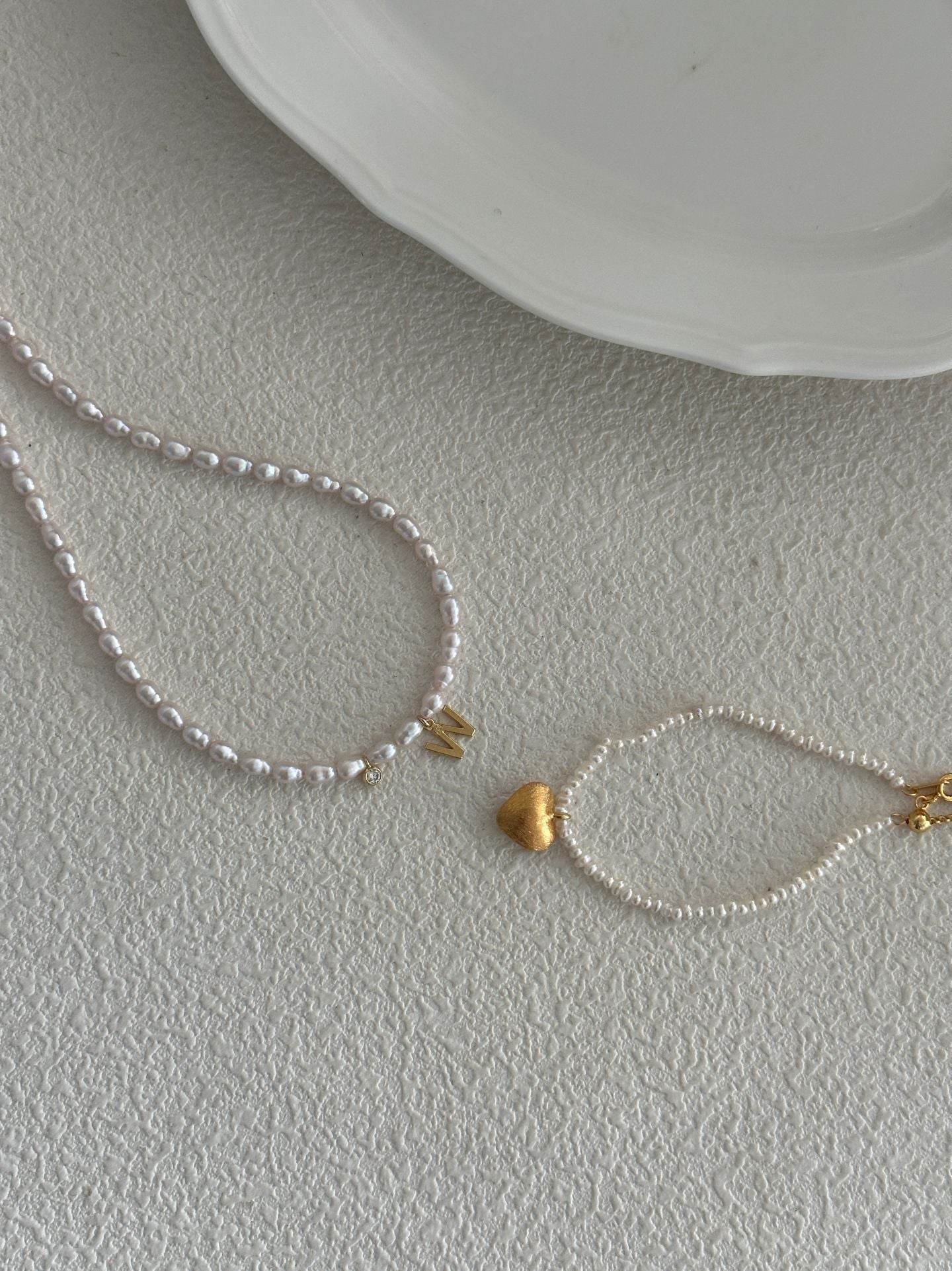 W-Shaped Mother-of-Pearl Pendant - SOLIS