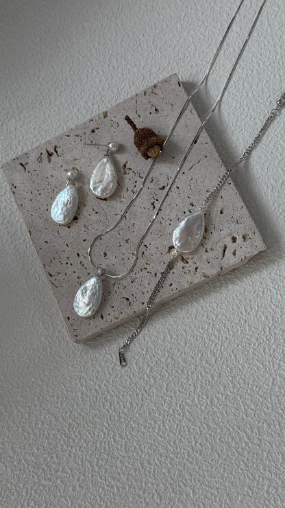 Classic Teardrop Baroque Pearl Necklace - SOLIS