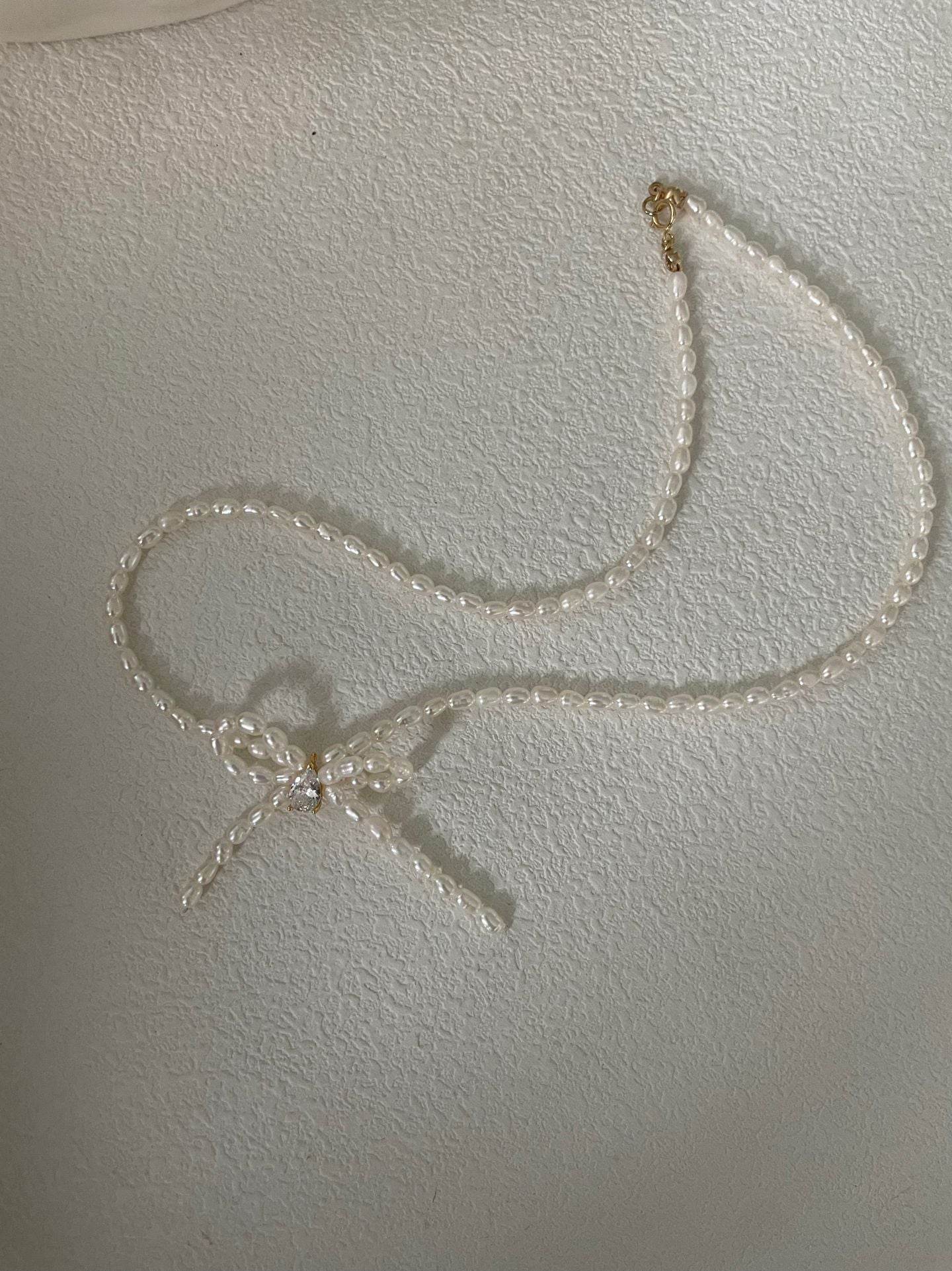 Petite Pearl Bow Necklace - SOLIS