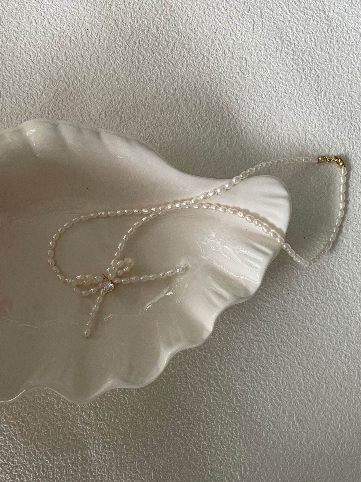 Petite Pearl Bow Necklace - SOLIS