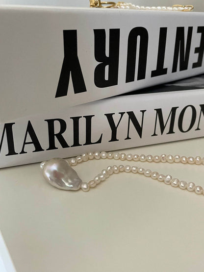 Centerpiece Baroque Pearl Necklace - SOLIS