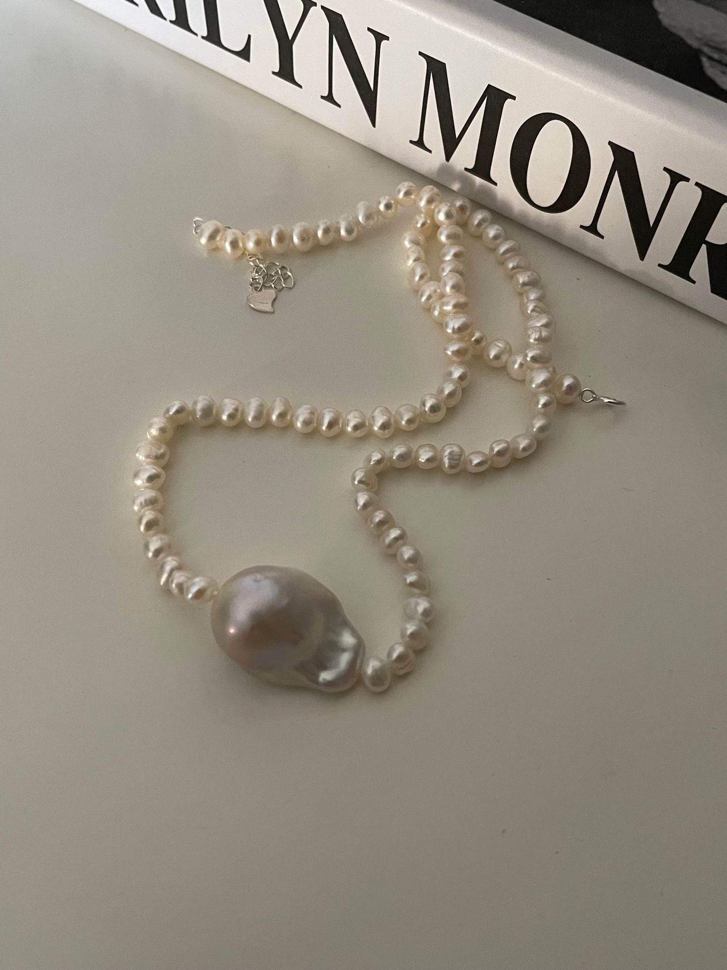 Centerpiece Baroque Pearl Necklace - SOLIS