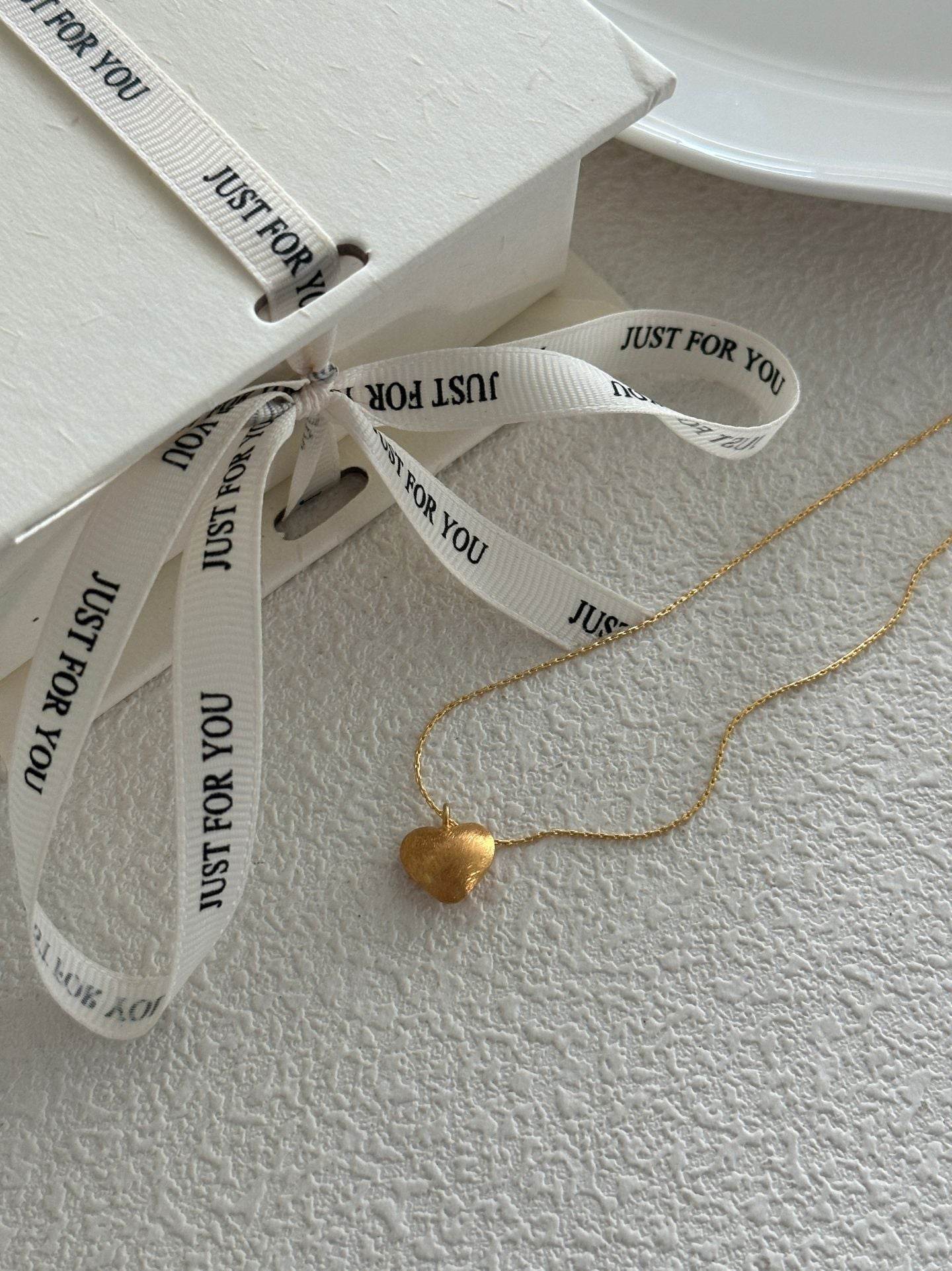 Matte Heart Chain Necklace - SOLIS