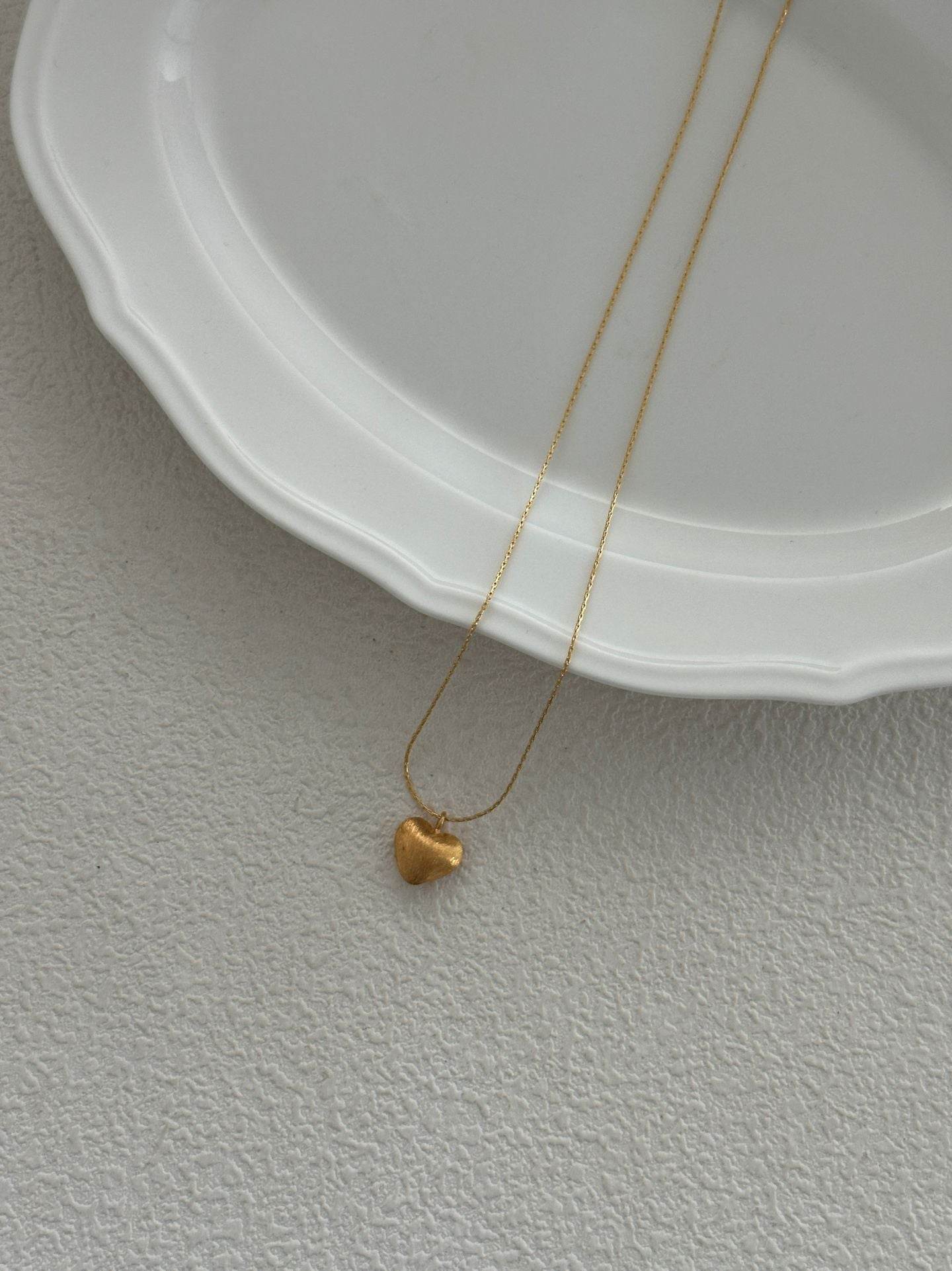 Matte Heart Chain Necklace - SOLIS