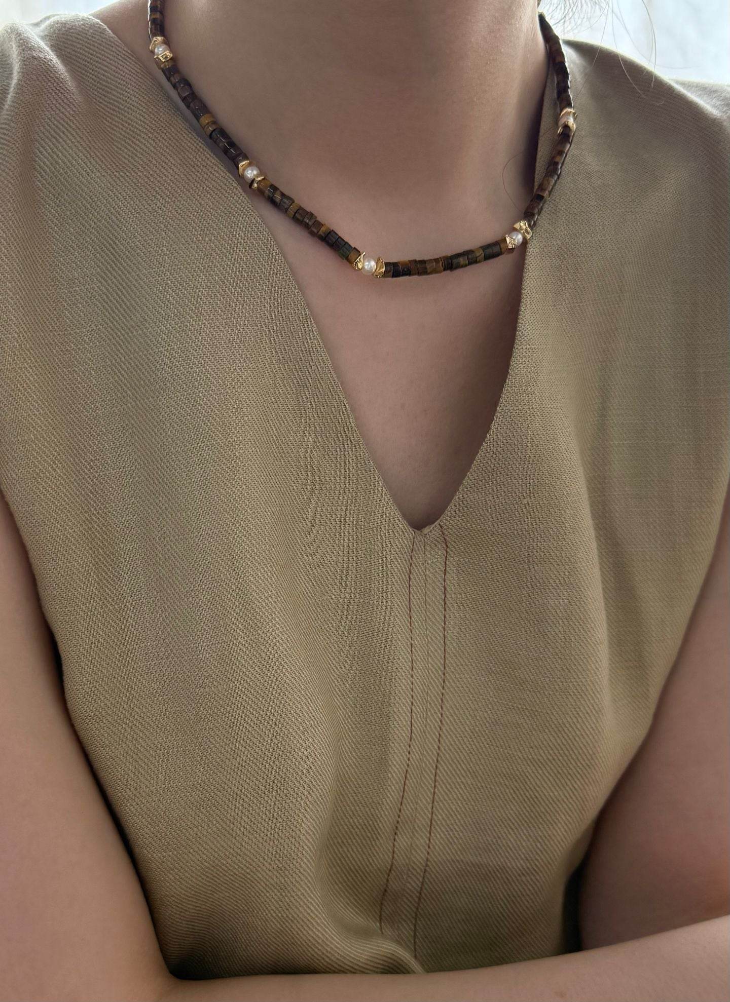 Caramel Stone Pearl Necklace - SOLIS