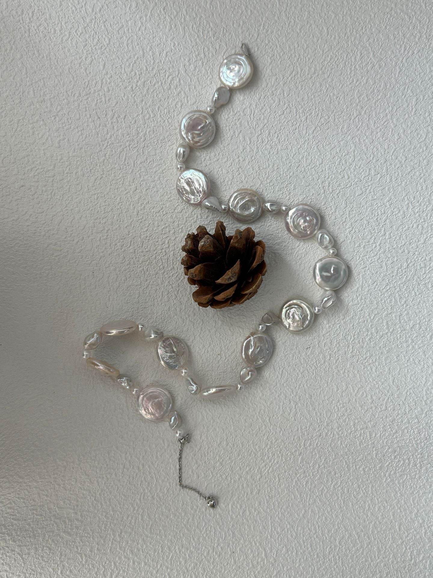 Moon Tides | Coin Baroque Pearl Necklace in 925 Silver - SOLIS