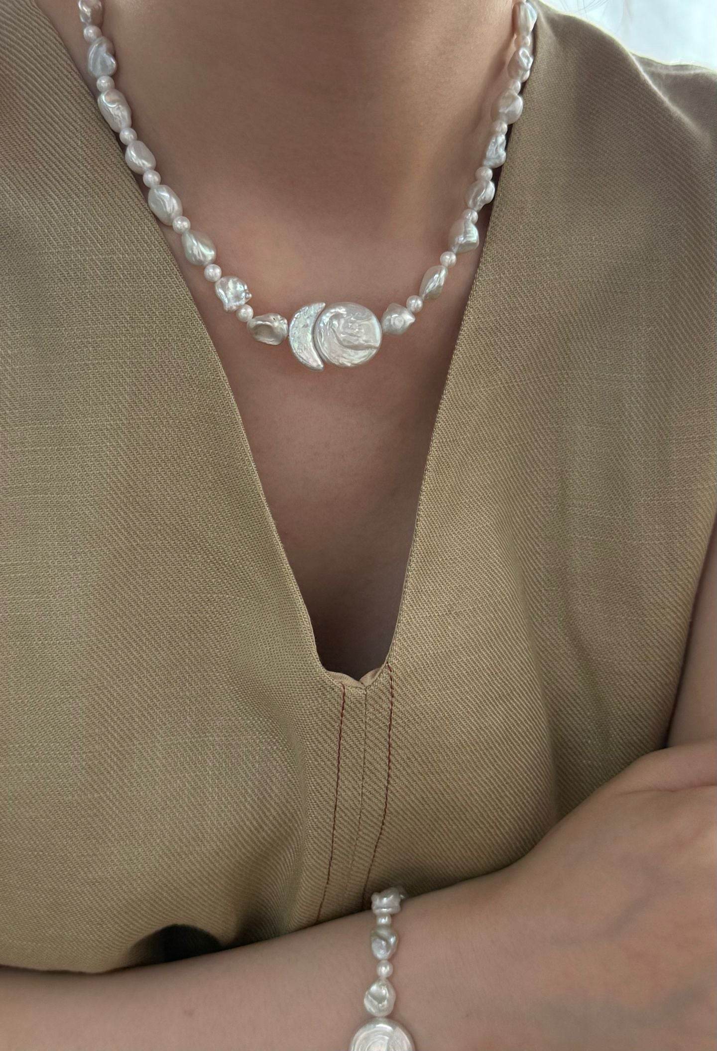 Solstice | Sun & Moon Pearl Pendant Necklace in 925 Silver - SOLIS