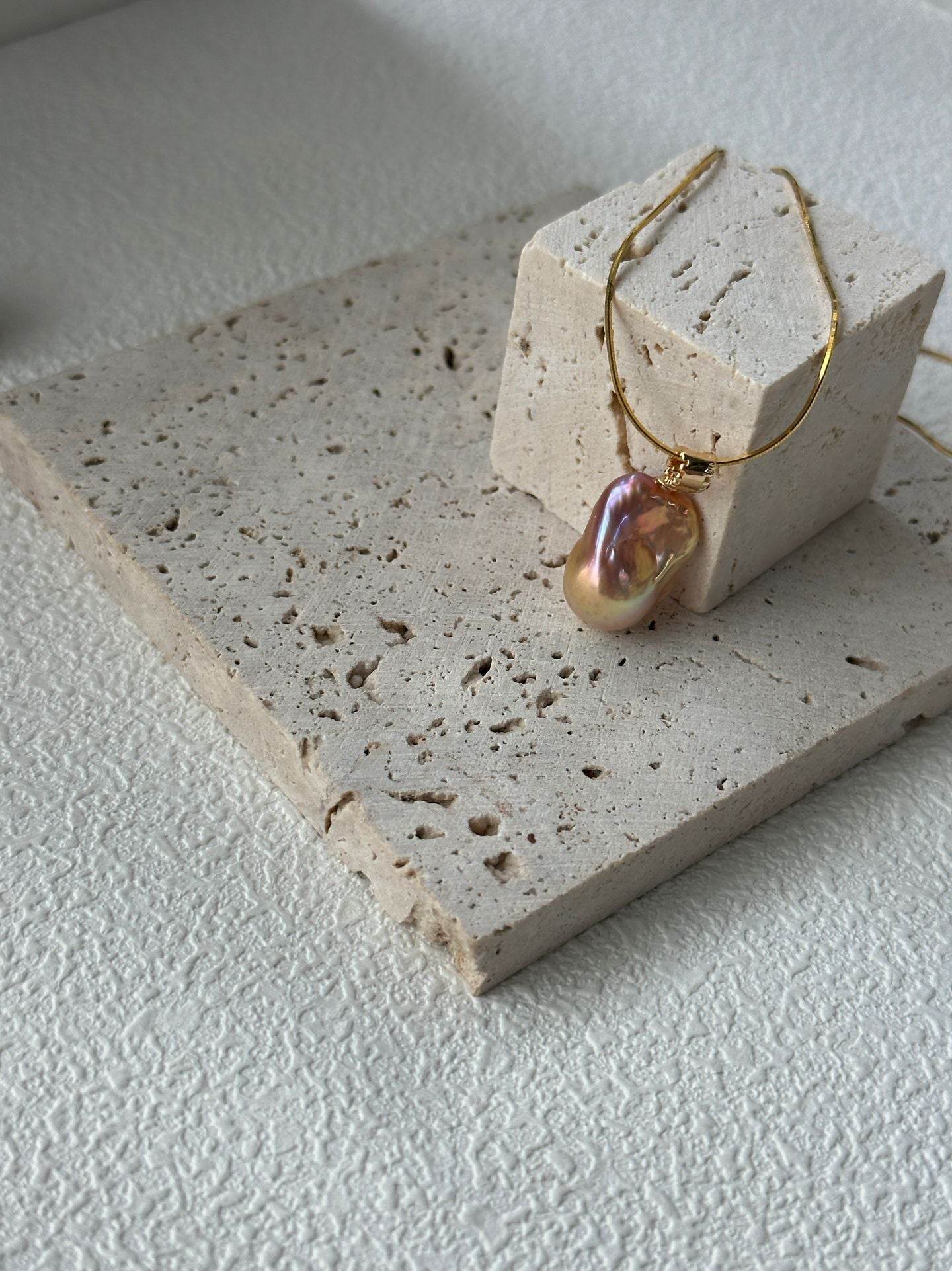 Sunset Drop | Iridescent Baroque Pearl Pendant on 18K Gold Vermeil Chain - SOLIS