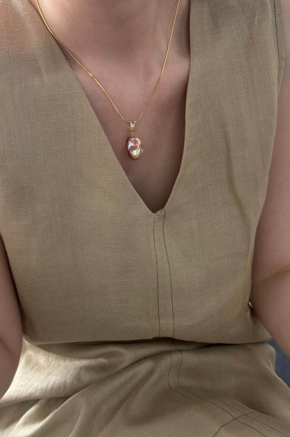Sunset Drop | Iridescent Baroque Pearl Pendant on 18K Gold Vermeil Chain - SOLIS
