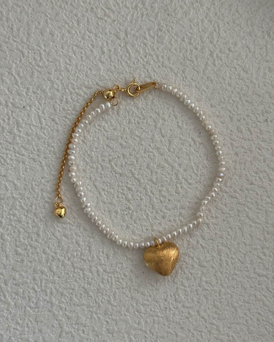 Matte Heart & Pearl Bracelet - SOLIS