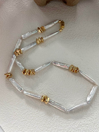 Sculpted Rhythm – Baroque Pearl & Gold Necklace - SOLIS