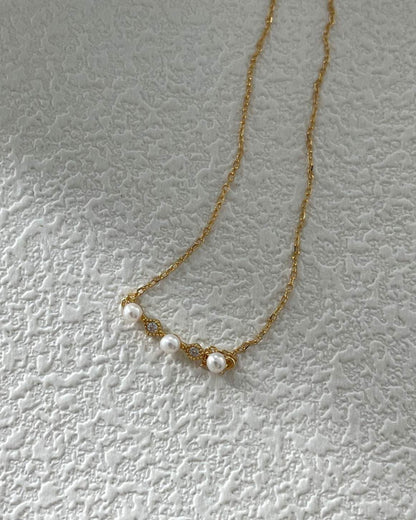“Lumière” Pearl & Zircon Petite Necklace - SOLIS
