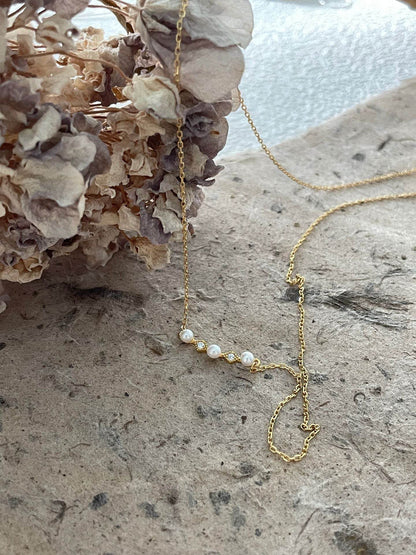 “Lumière” Pearl & Zircon Petite Necklace - SOLIS