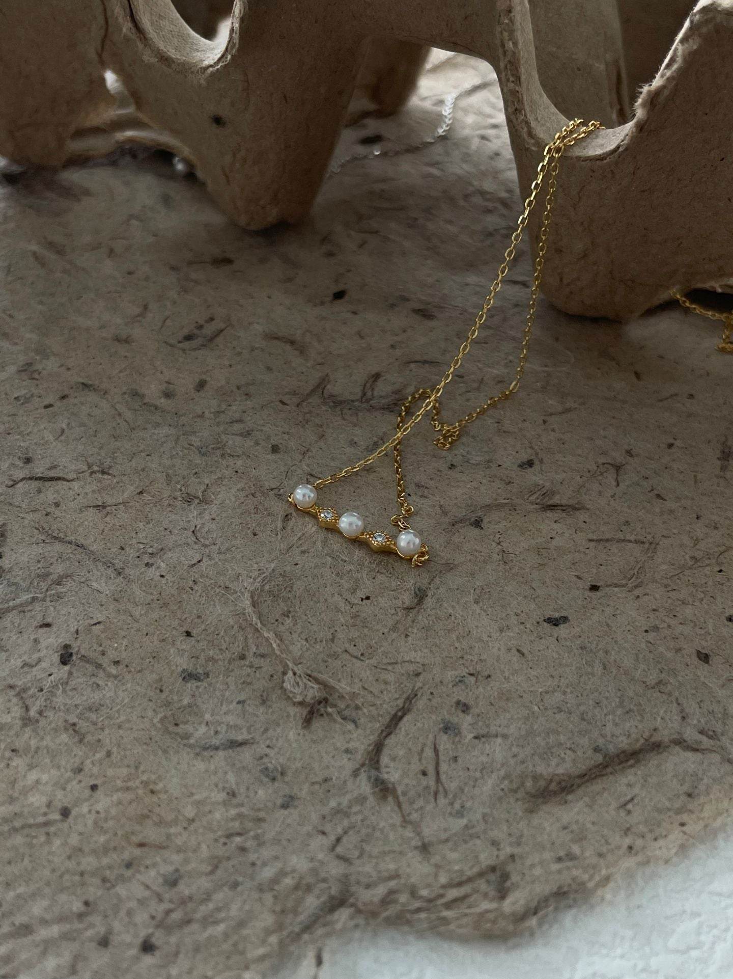 “Lumière” Pearl & Zircon Petite Necklace - SOLIS