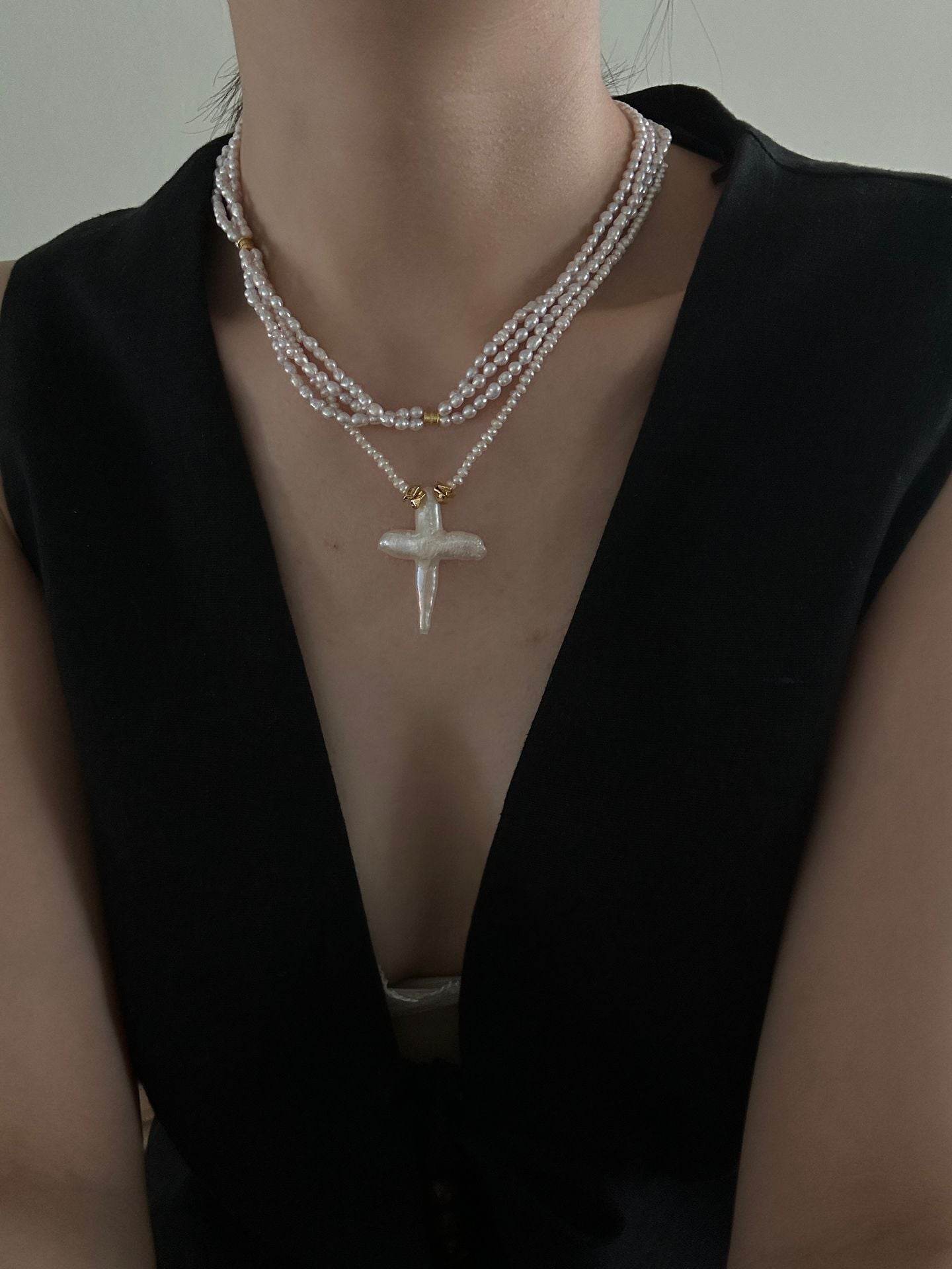Divine Shape – Baroque Cross Pearl Necklace - SOLIS