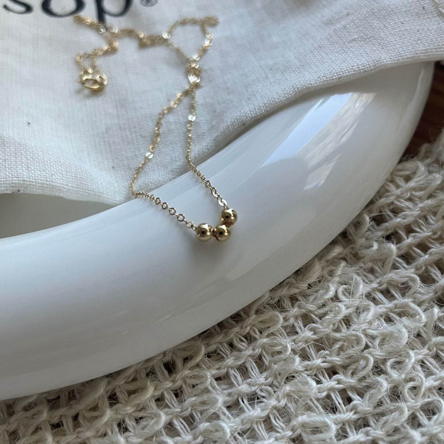 Triple Dot Necklace - SOLIS