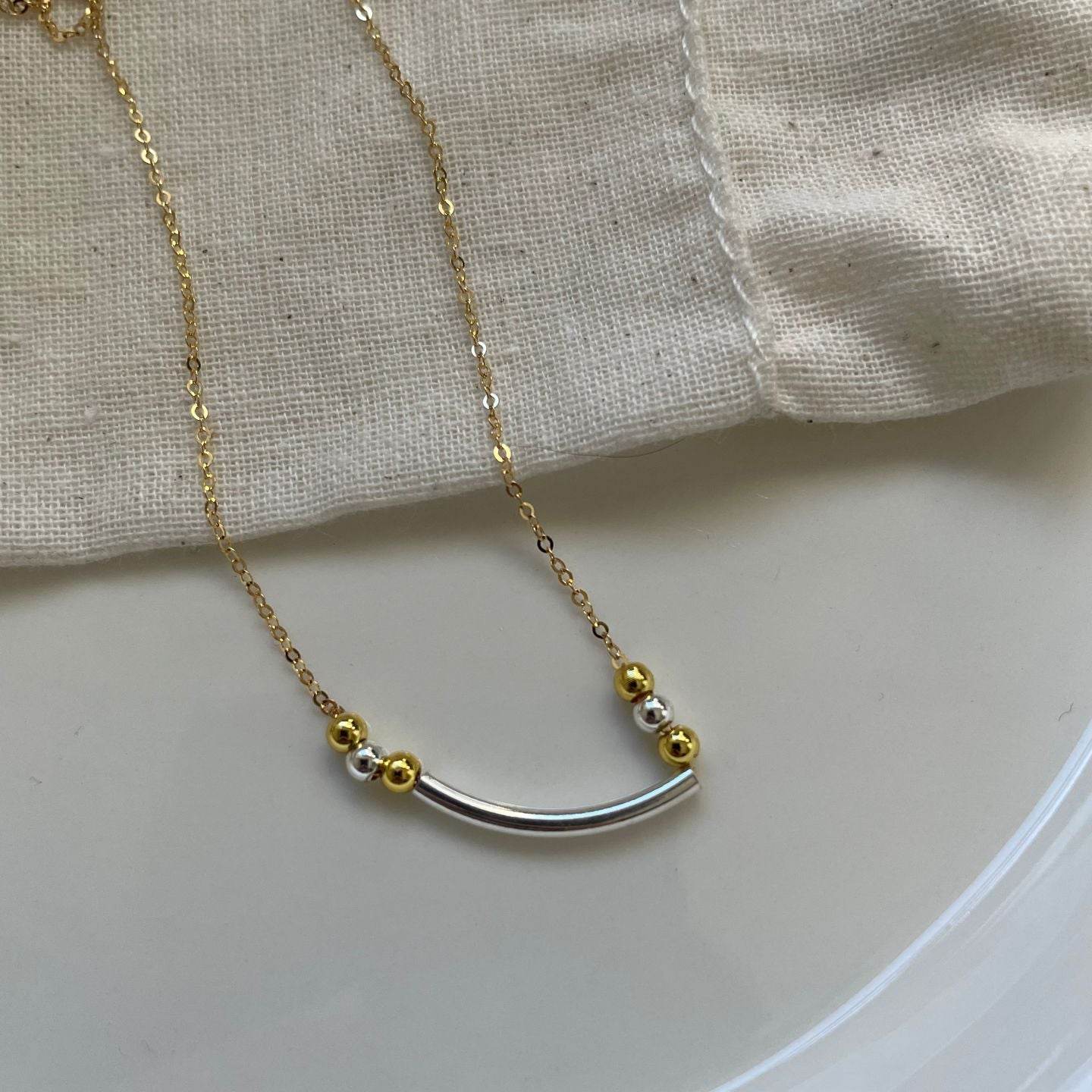 Smiley Curve Necklace - SOLIS