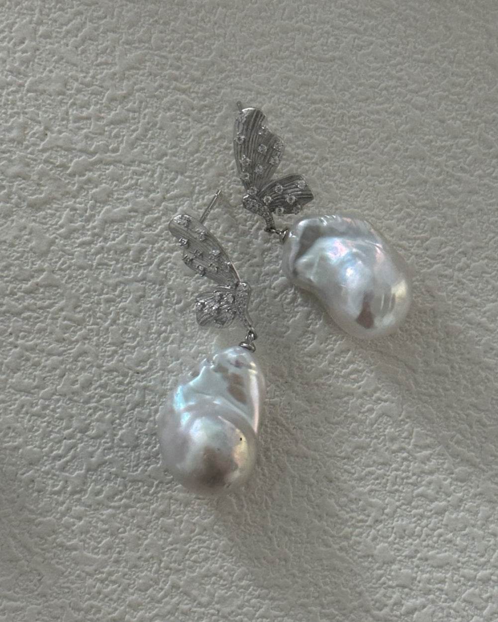 Butterfly Wings Baroque Pearl Earrings - SOLIS