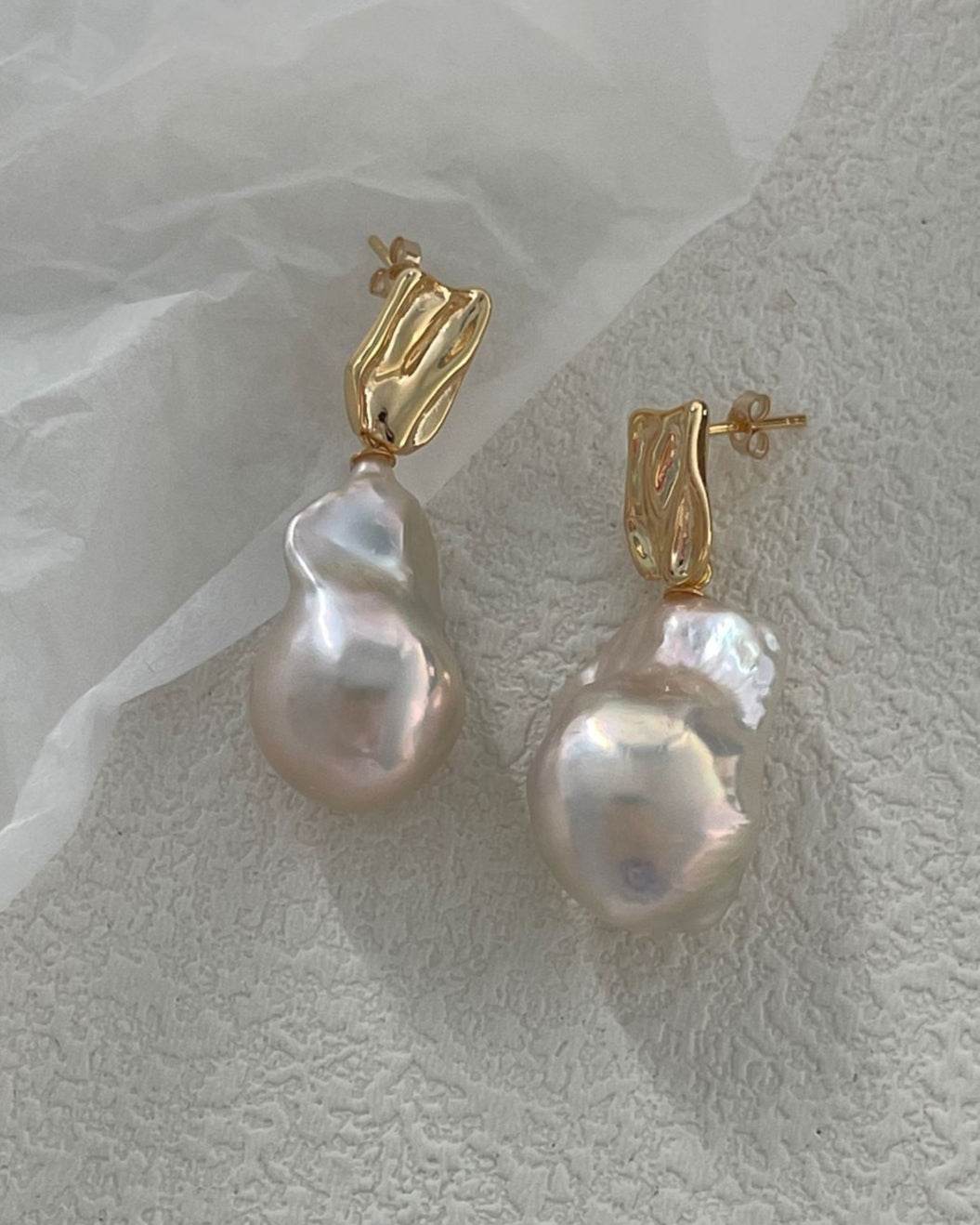Sculpted Gold Baroque Pearl Earrings - SOLIS