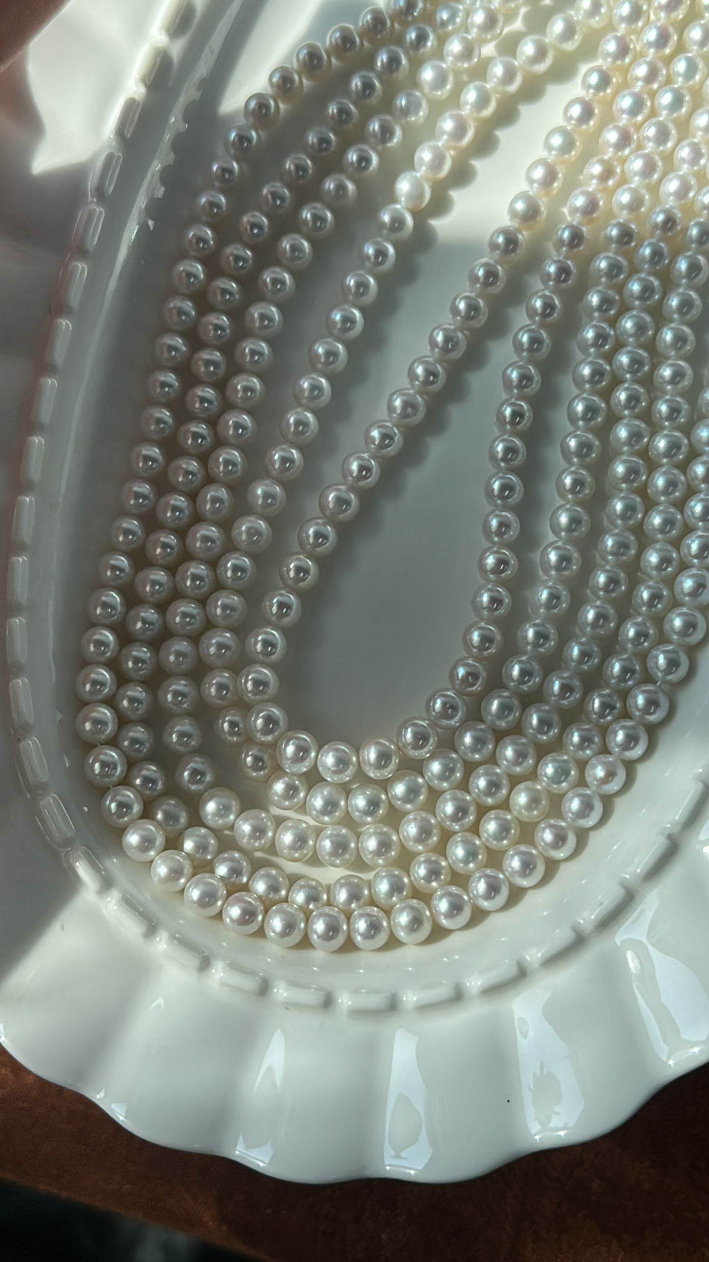 Private Treasures · Classic Pearl Strand - SOLIS