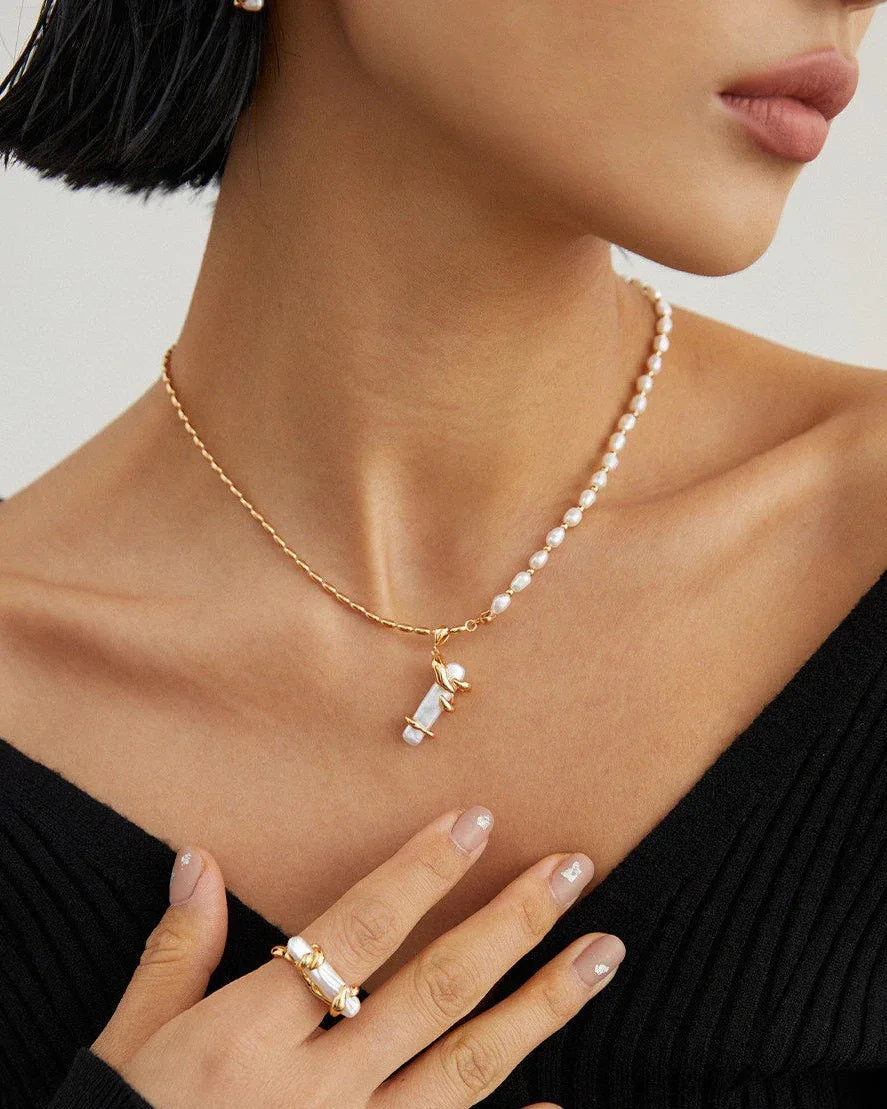 Asymmetric Pearl Pendant Necklace – 18K Gold Vermeil on 925 Silver - SOLIS MOOD