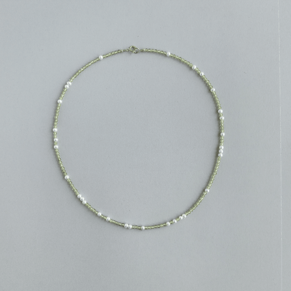 Trace · Seed Necklace · Olive & Pearl - SOLIS