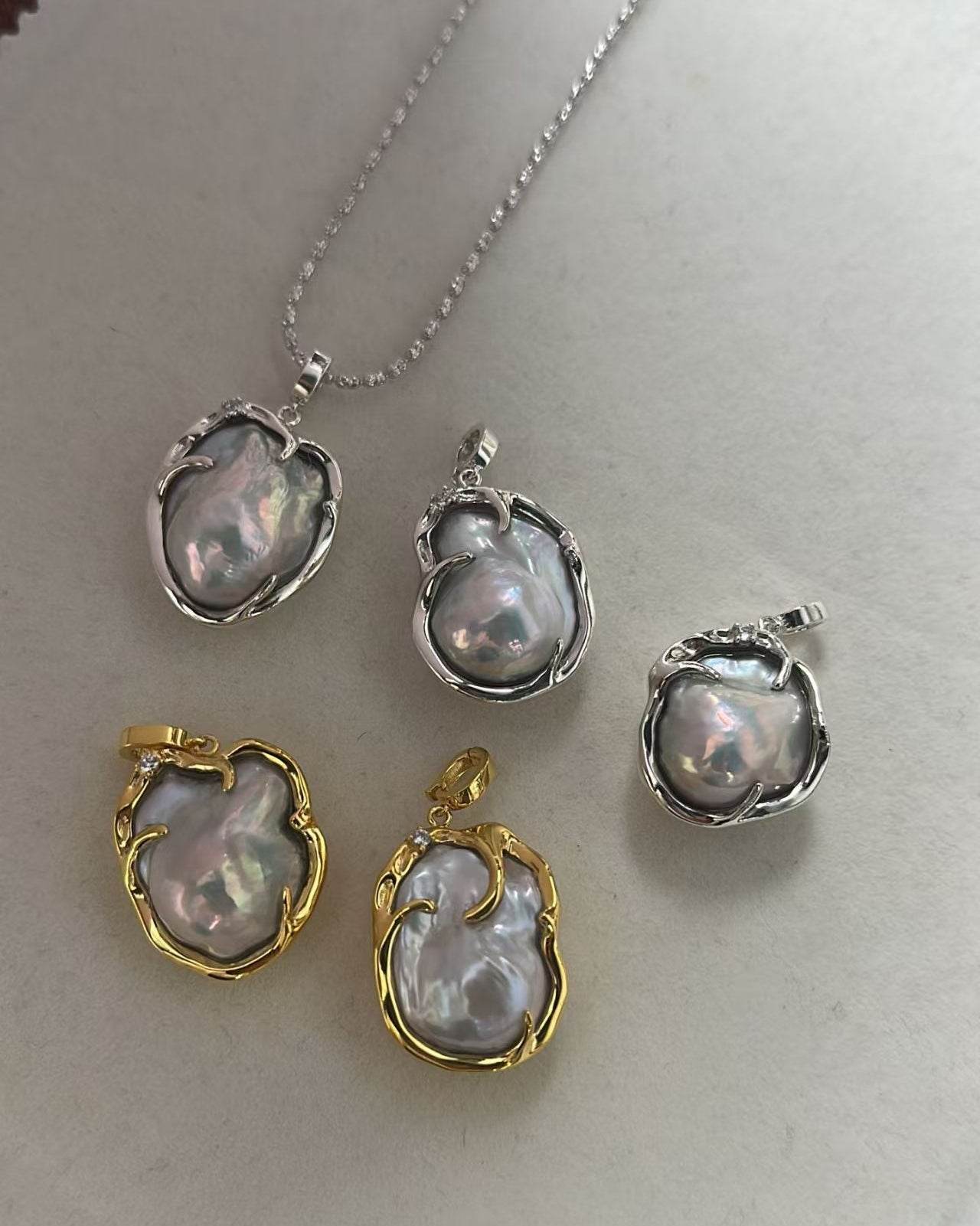 Heart of Nature · Heart of Nature · Aurora Pendant - SOLIS