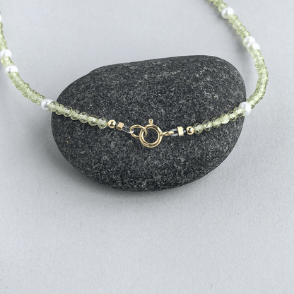 Trace · Seed Necklace · Olive & Pearl - SOLIS