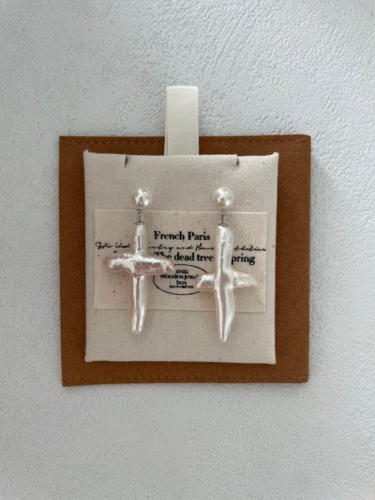 Baroque Cross Pearl Earrings - SOLIS