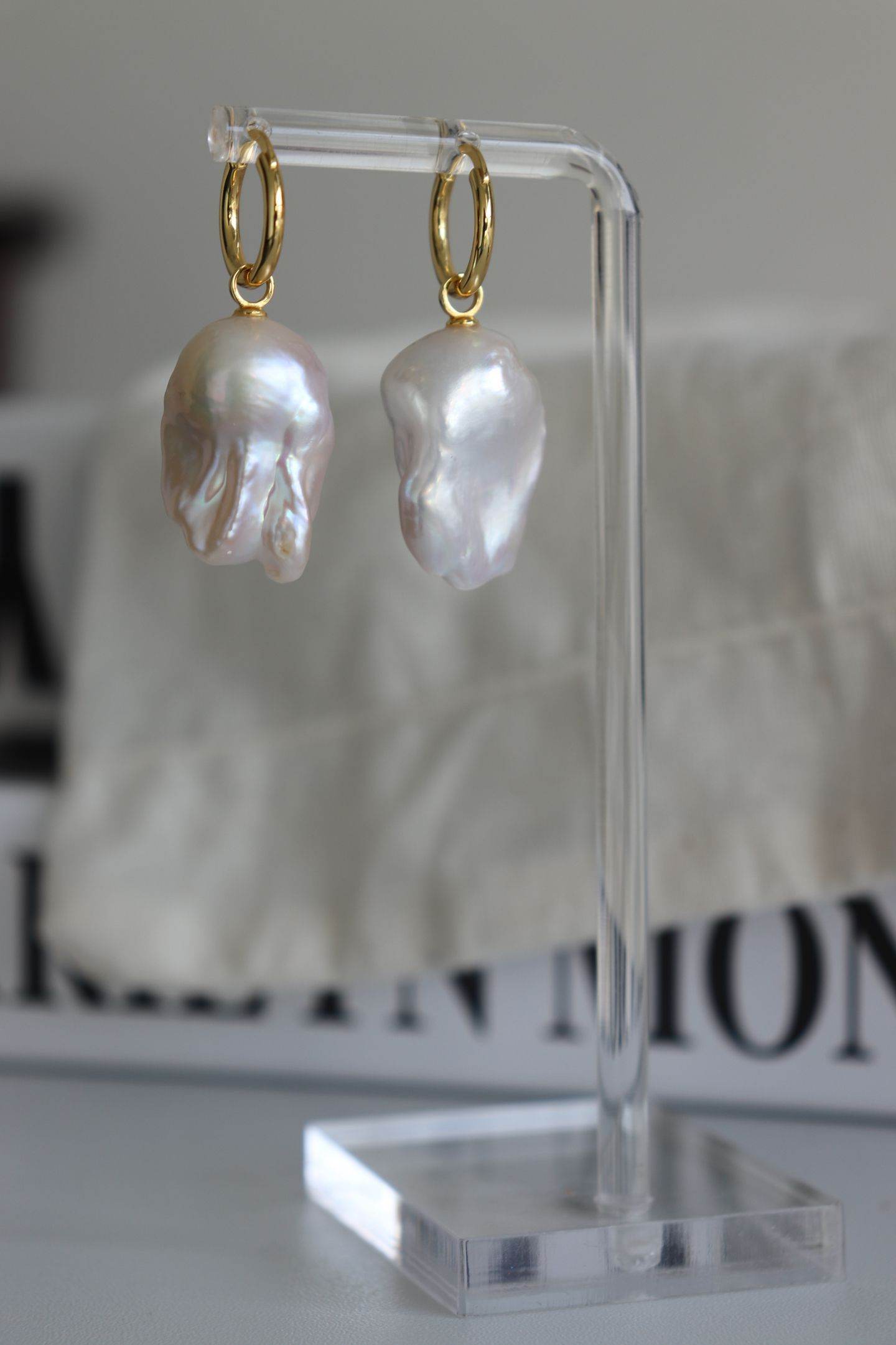 The Effortless Statement – Baroque Pearl Drop Earrings - SOLIS