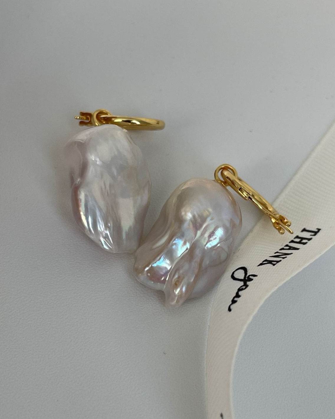 The Effortless Statement – Baroque Pearl Drop Earrings - SOLIS