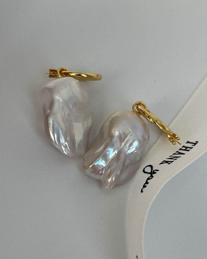 The Effortless Statement – Baroque Pearl Drop Earrings - SOLIS