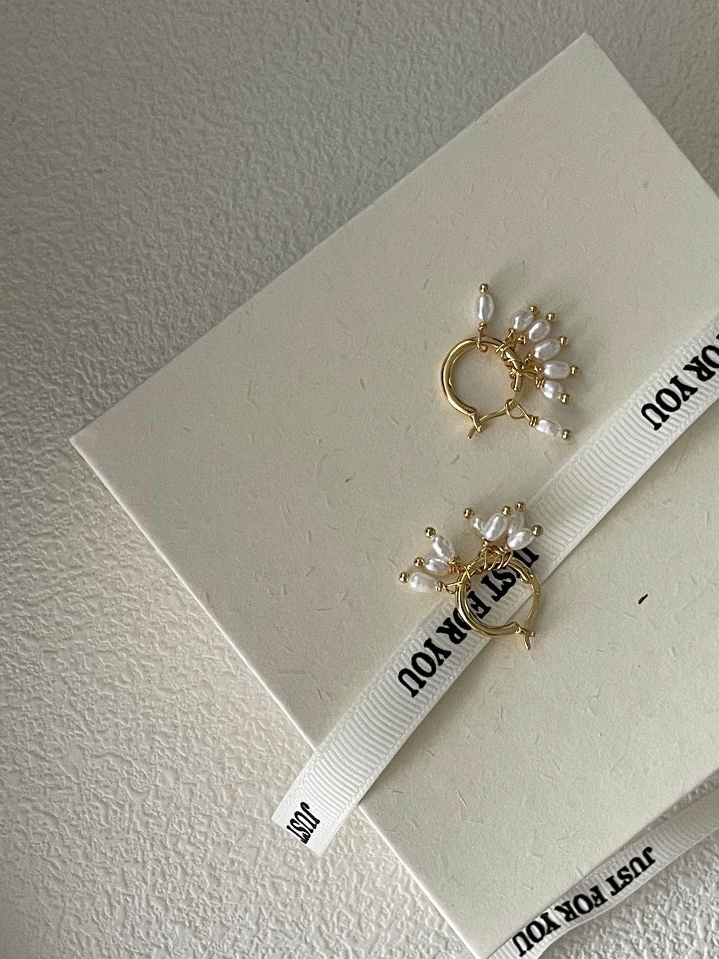 Bud Pearl Hoops - SOLIS