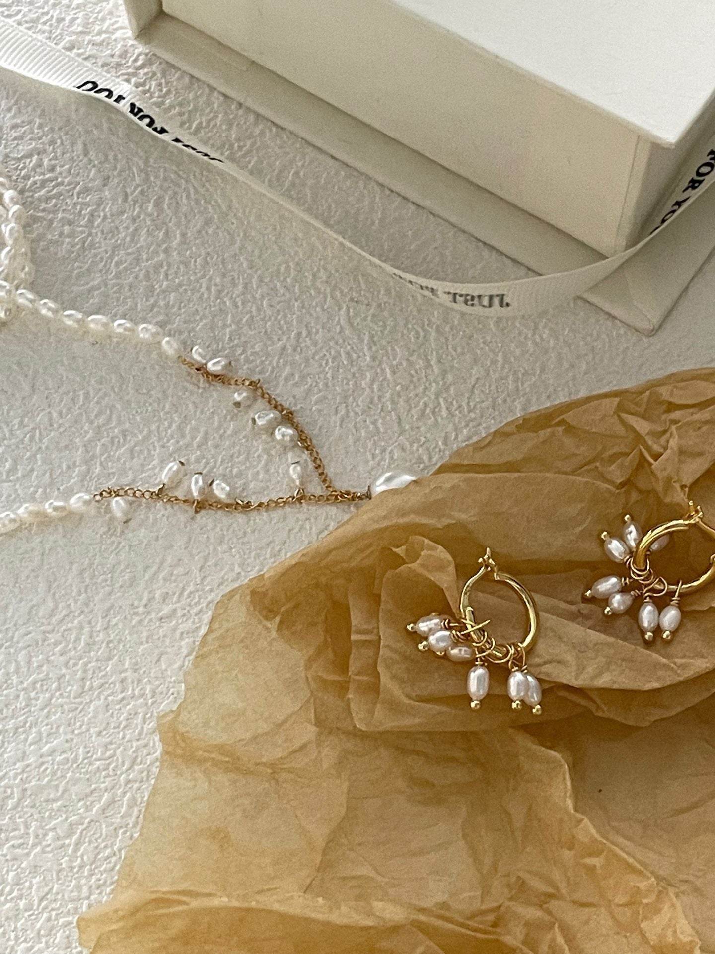 "Fleur" Freshwater Pearl Set – Soft Light in Motion