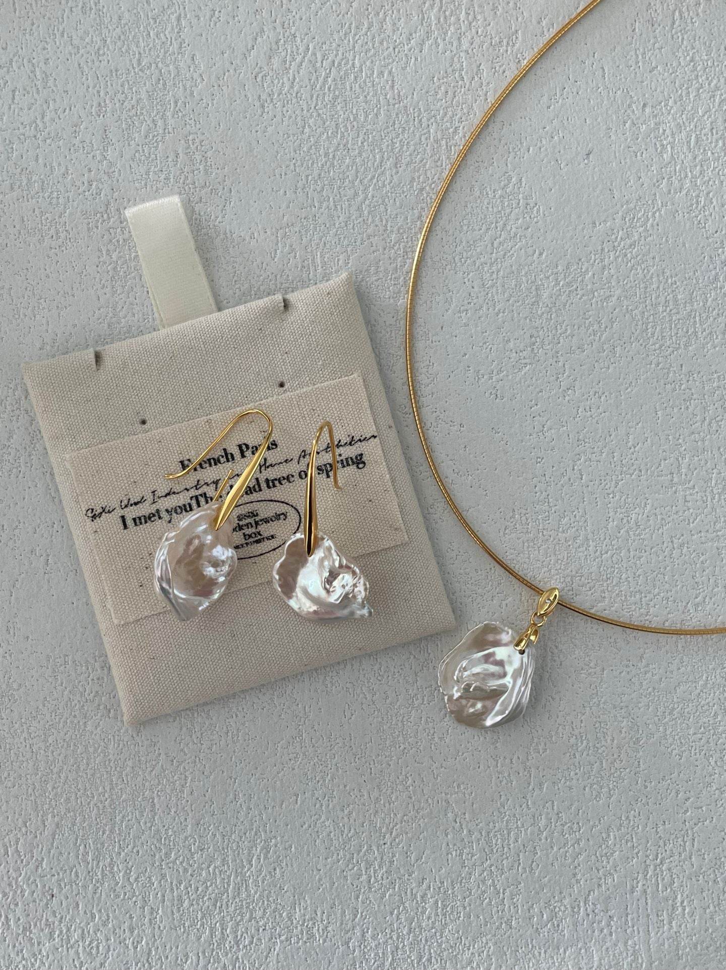 Sculpted Petals Set – Necklace & Earrings - SOLIS