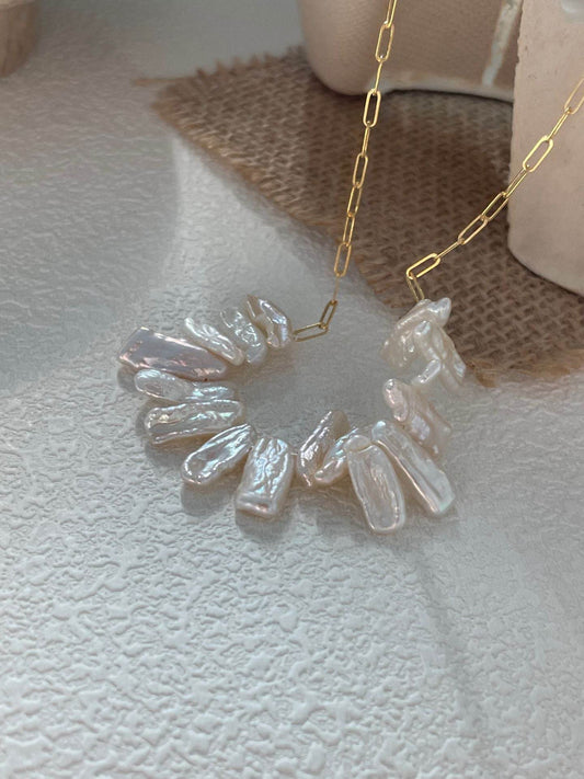 Irregular Baroque Pearl Smile Necklace - SOLIS
