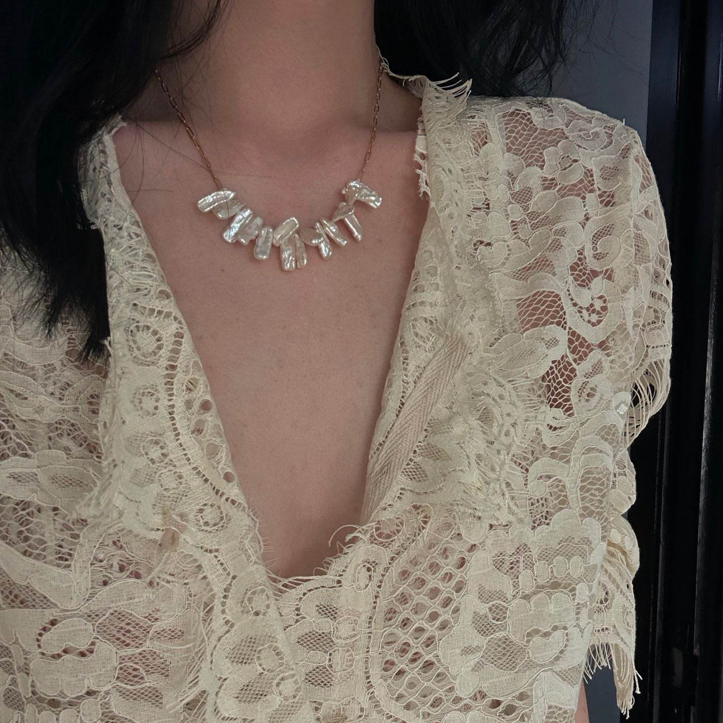 Irregular Baroque Pearl Smile Necklace - SOLIS