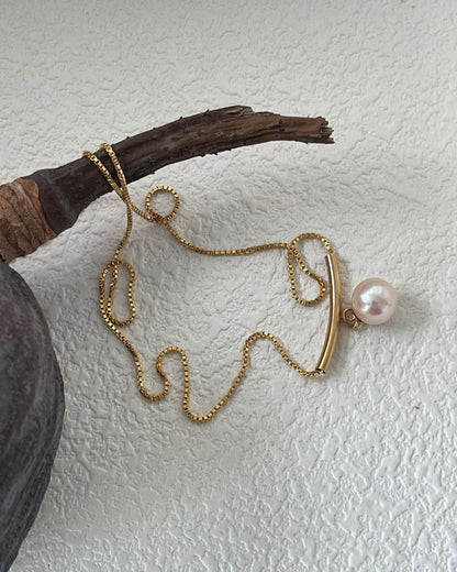 “Dew” Minimalist Drop Pearl Necklace - SOLIS