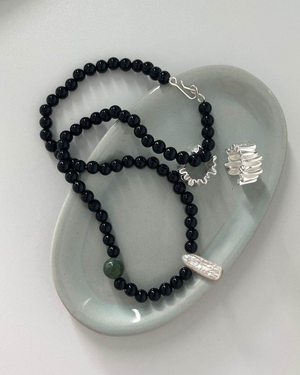 “Shadow & Light” Black Onyx Pearl Necklace - SOLIS