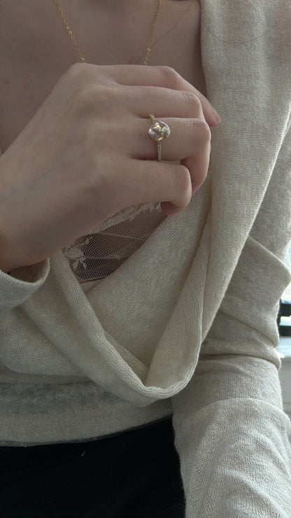 Gleam · Iridescent Pearl Ring – Silver - SOLIS