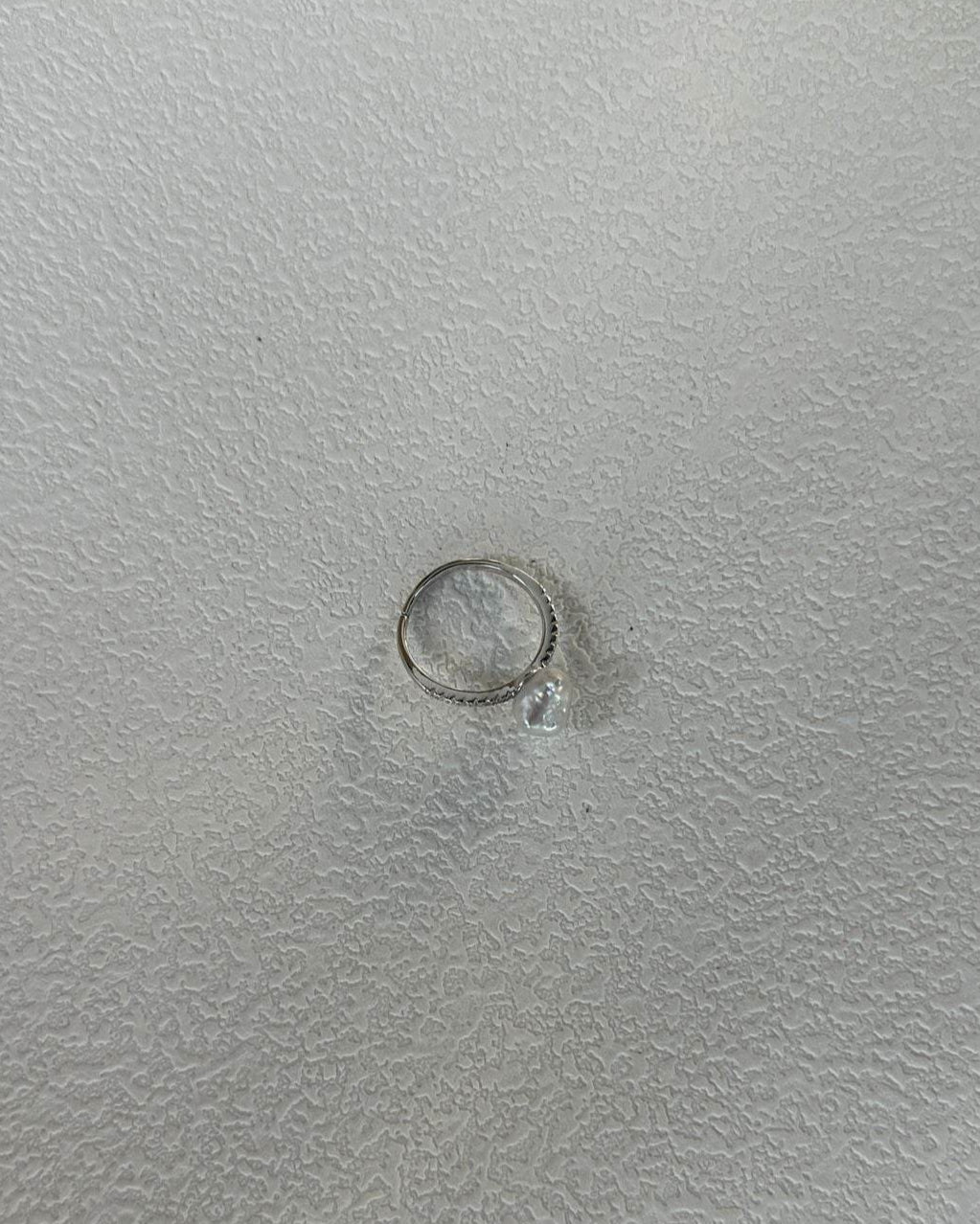 Gleam · Iridescent Pearl Ring – Silver - SOLIS