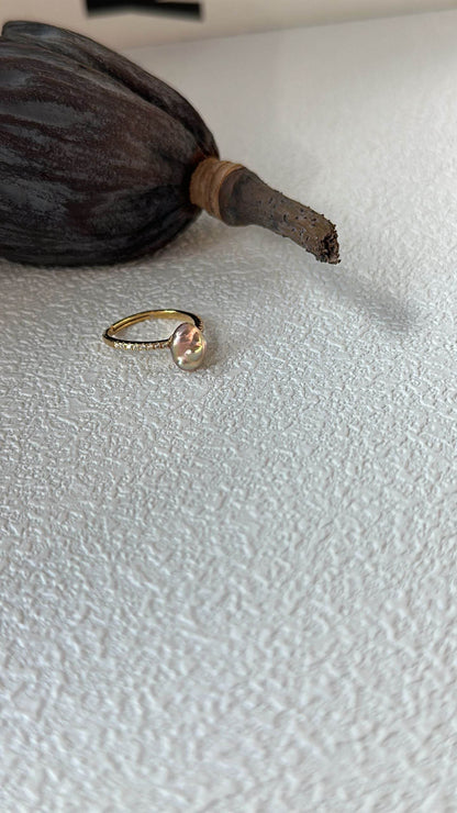 Gleam · Iridescent Pearl Ring – Silver - SOLIS