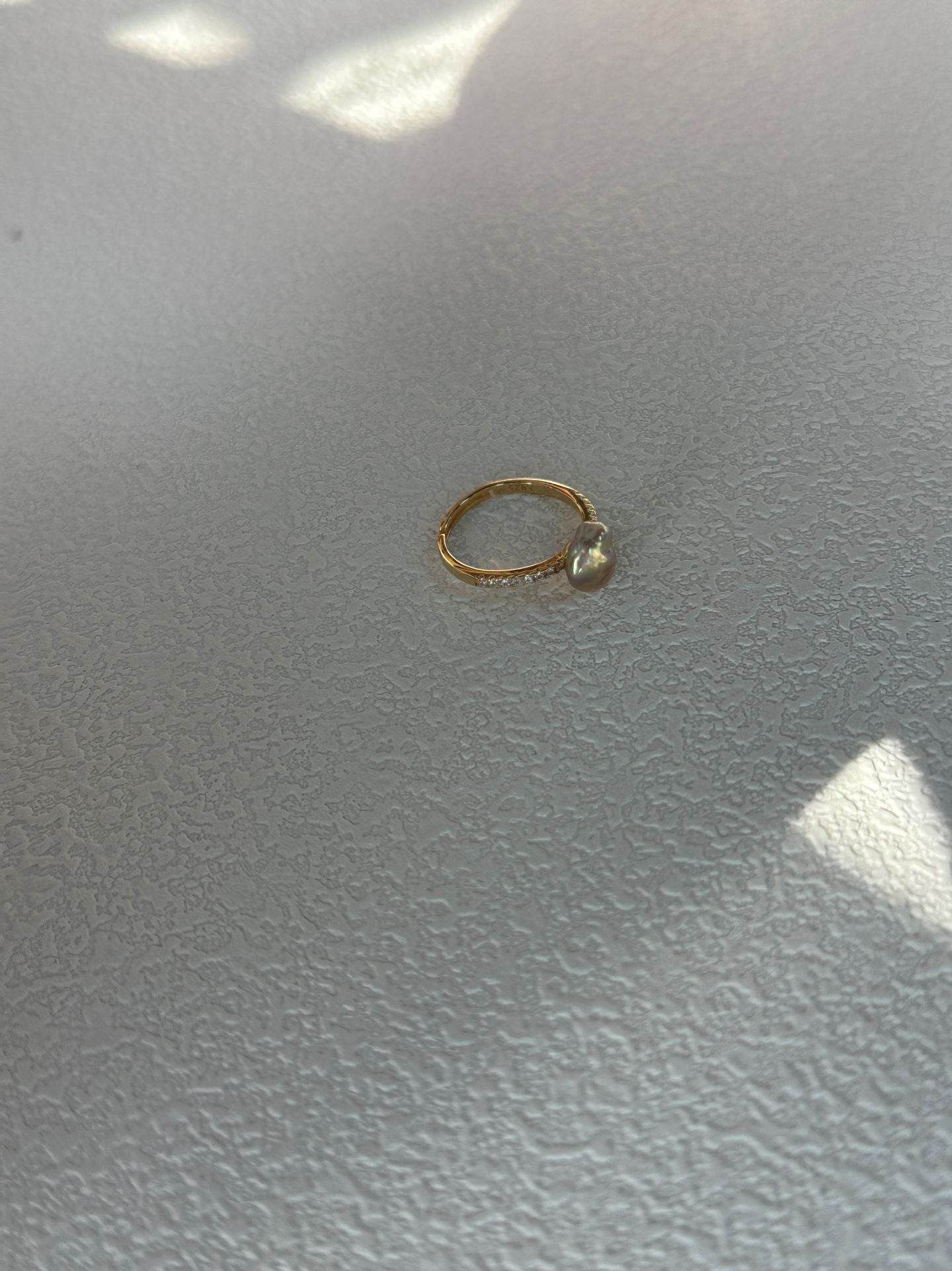 Gleam · Iridescent Pearl Ring – Silver - SOLIS