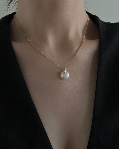 The Drop of Stillness – 14K Gold-Filled Pearl Necklace - SOLIS
