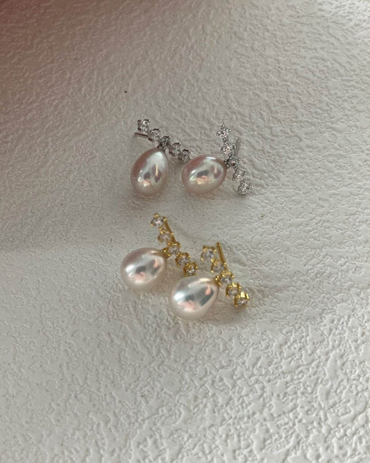 Gleamline · Pearl & Zircon Bar Studs — Small-Batch Luxury You’ll Wear Every Day - SOLIS