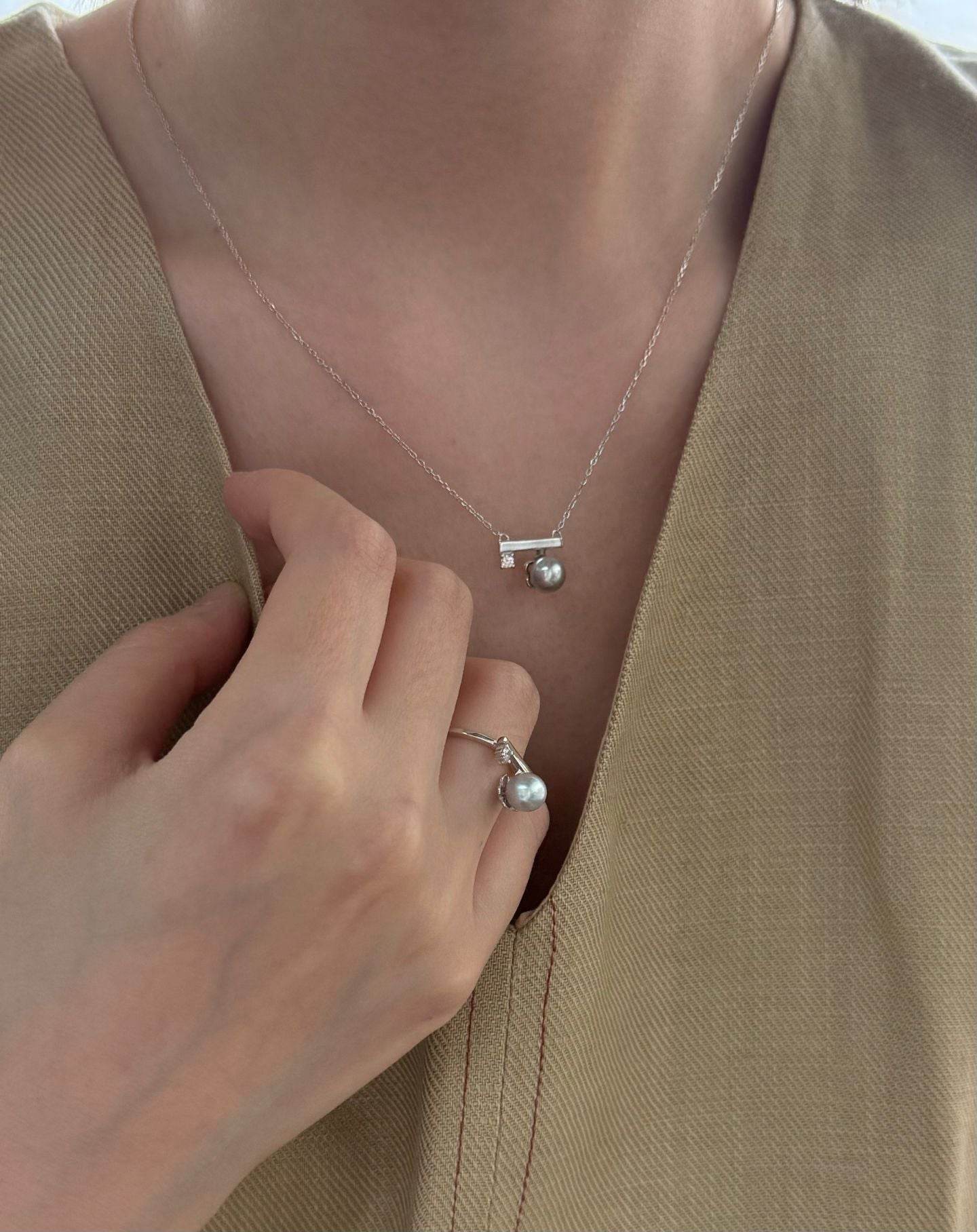 Minimal Sugar Cube Necklace - SOLIS