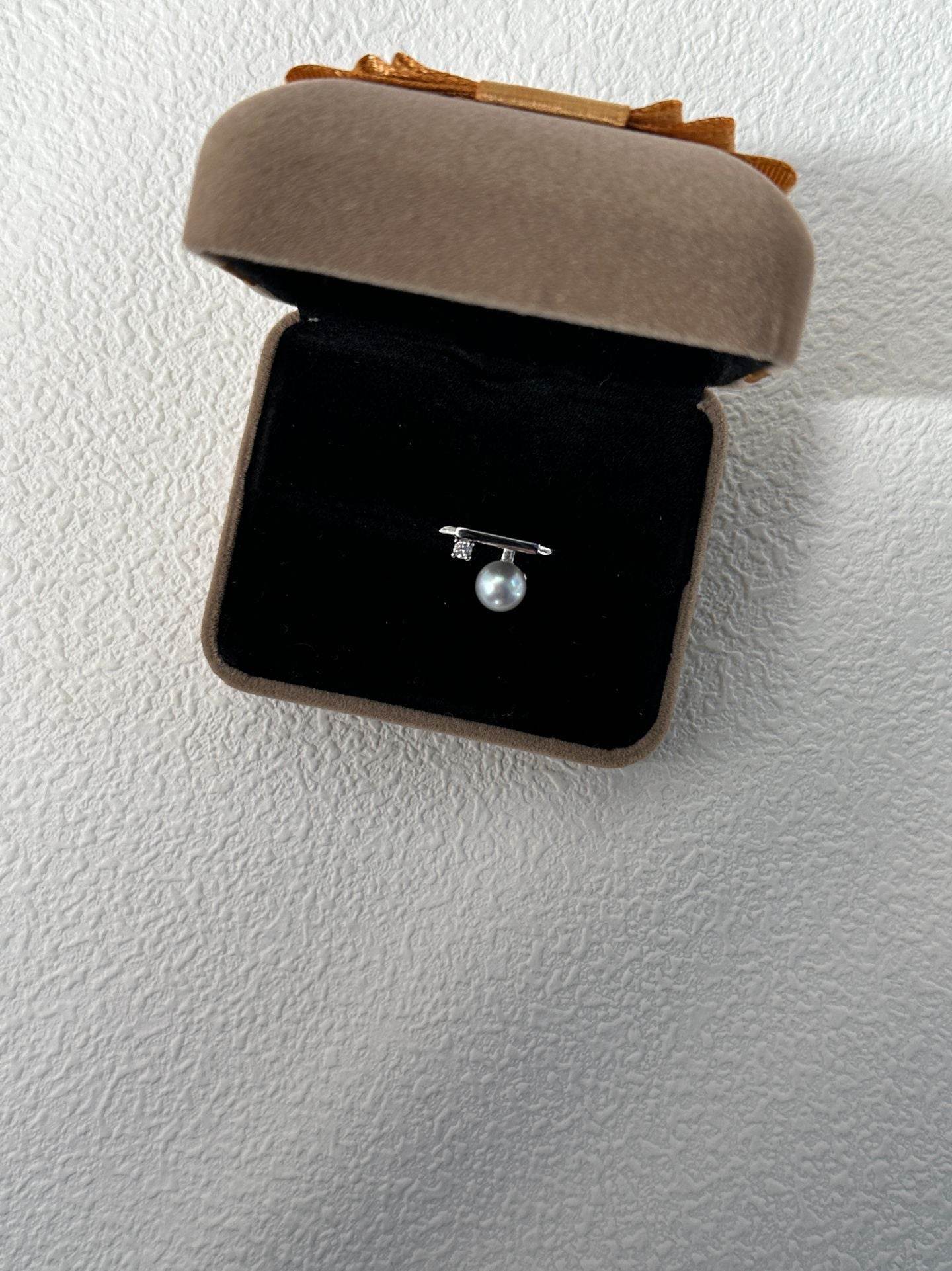 Minimal Sugar Cube Ring - SOLIS