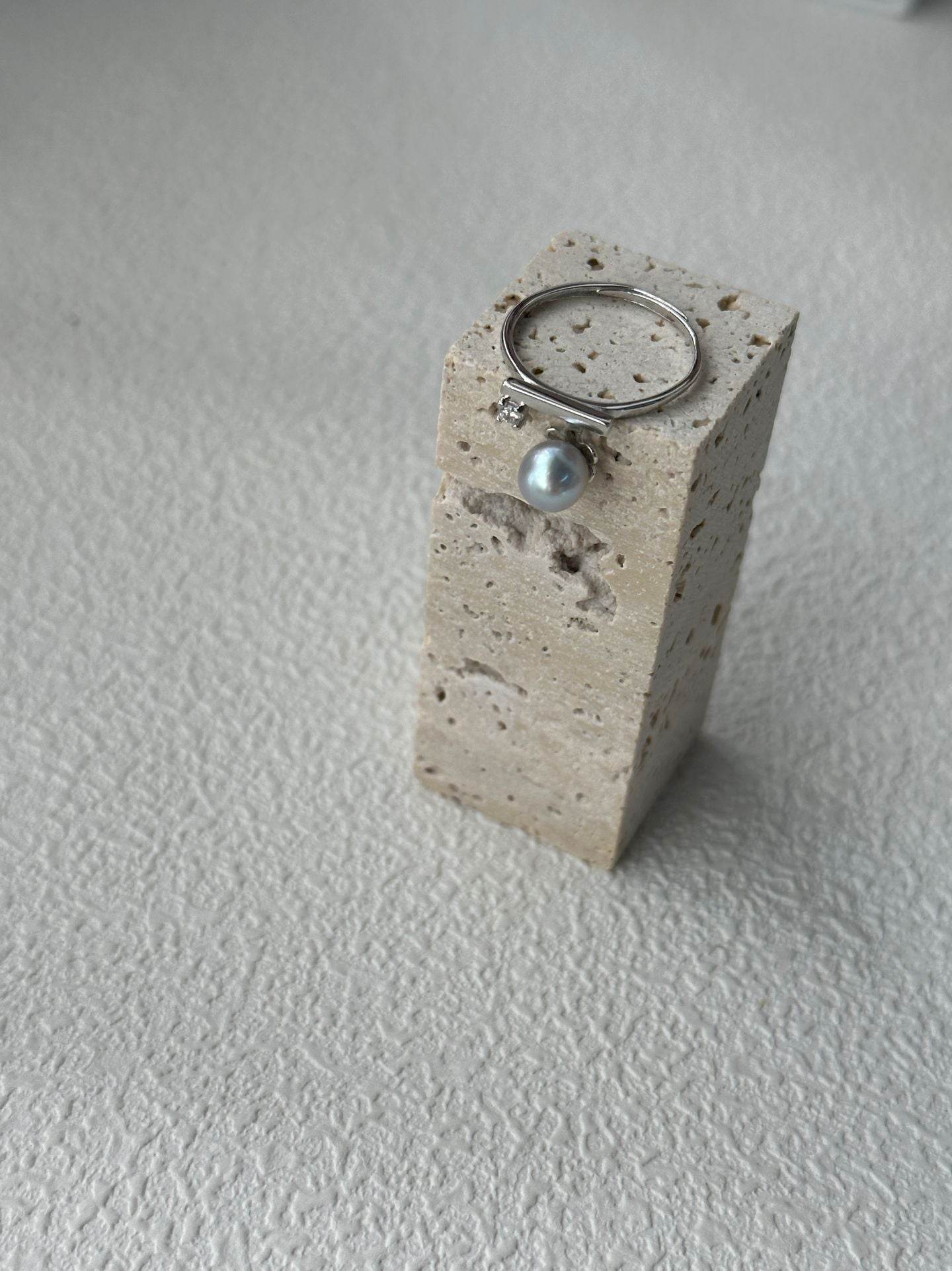 Minimal Sugar Cube Ring - SOLIS