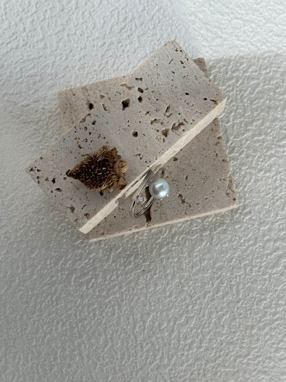 Minimal Sugar Cube Ring - SOLIS